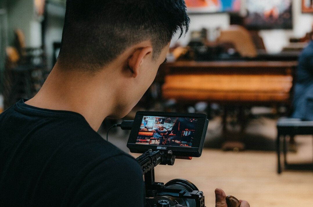 filmmaker using smartphone