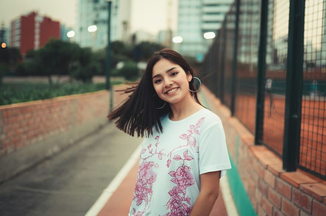 Retrato de mulher portuguesa jovem, editora de som e música